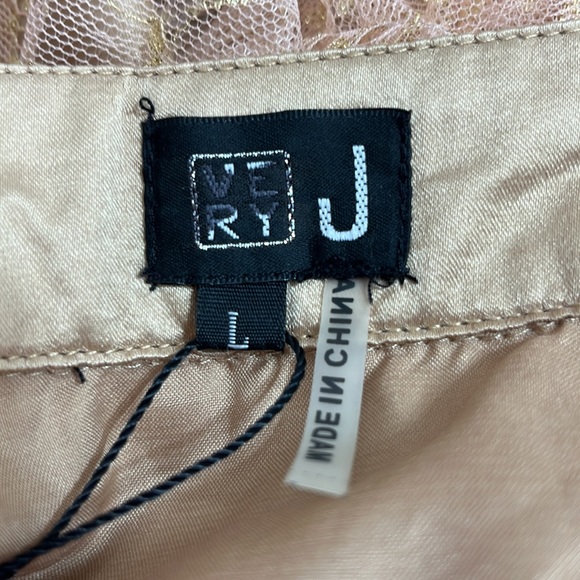 NWT Very J Rose Gold Skater Skirt Accordion Pleat Lace Overlay Mini Skirt - Picture 4 of 7